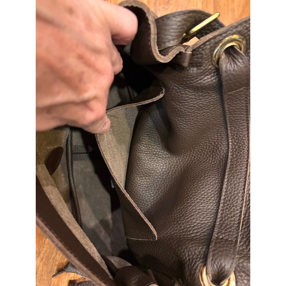 Oliveve brown pebbled soft leather hand bag shoulder bag. Flap front, extra stra - Picture 6 of 12